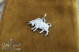 Pendant of silver "Taurus" with blackening, фото