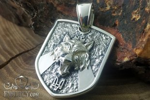 Men's pendant with wolf of silver, фото