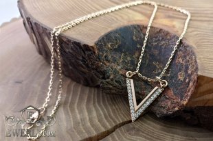 Anchor chain with gold "V" pendant, фото