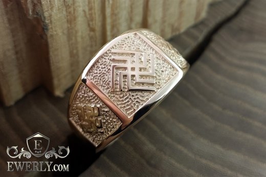 Gold ring with the sign "Heavenly Boar", фото